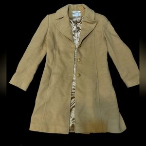Larry Levine Size 4 camel hair women's dress coat